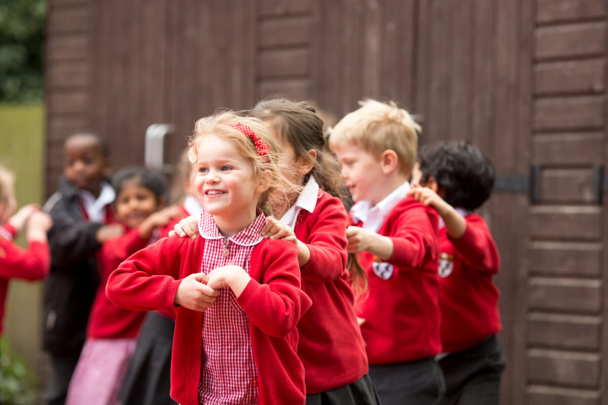 Школа ред. Red школа. Uniform in uk. Teeners from Holland Red School.