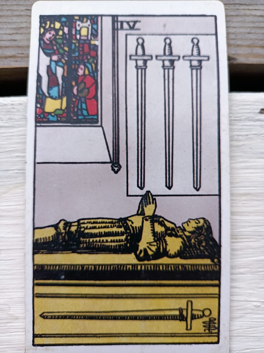 Четверка Мечей