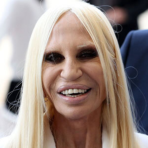 Знаменитая Донателла Версаче, кому инъекции явно делали не бомжи. Однако клиники пластической хирургии, что-то не спешат использовать фото знаменитости для рекламы своих услуг.