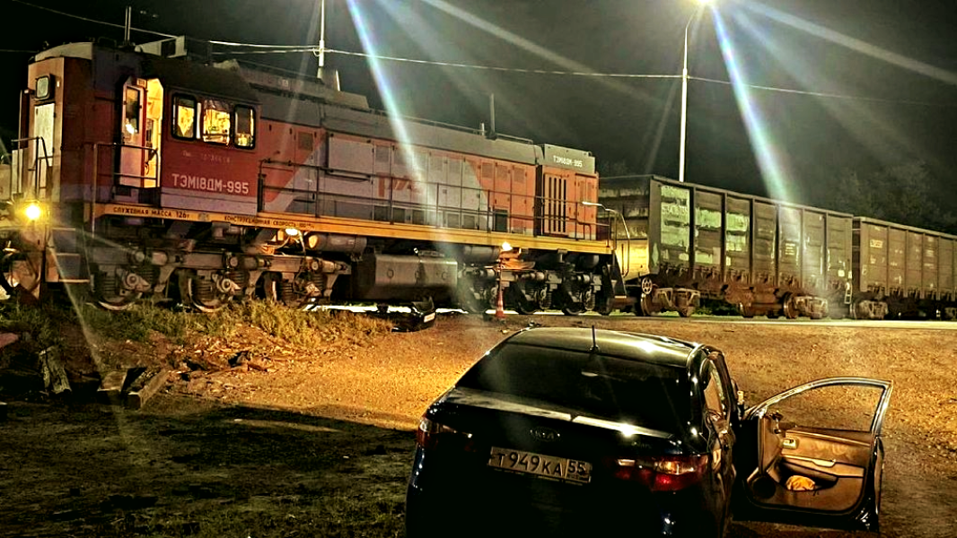 Итог полета- встреча с грузовым поездом с 11 пустыми вагонами Фото om1.ru