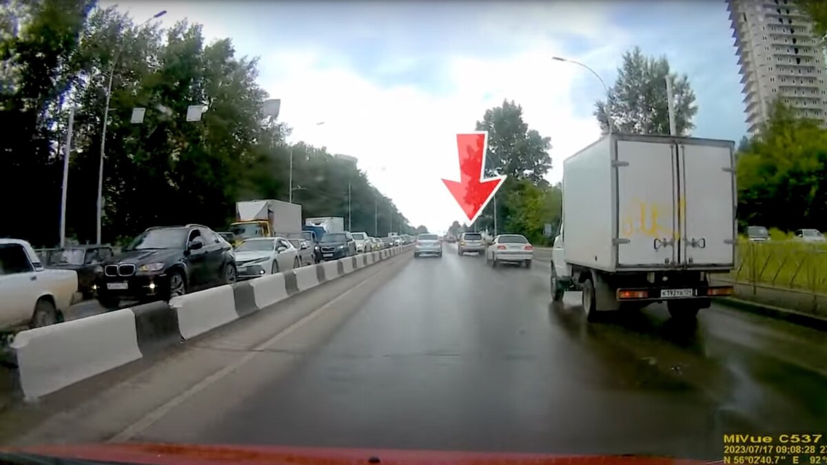 Стало известно, кто и зачем снимает на видео машины на дорогах Владивостока