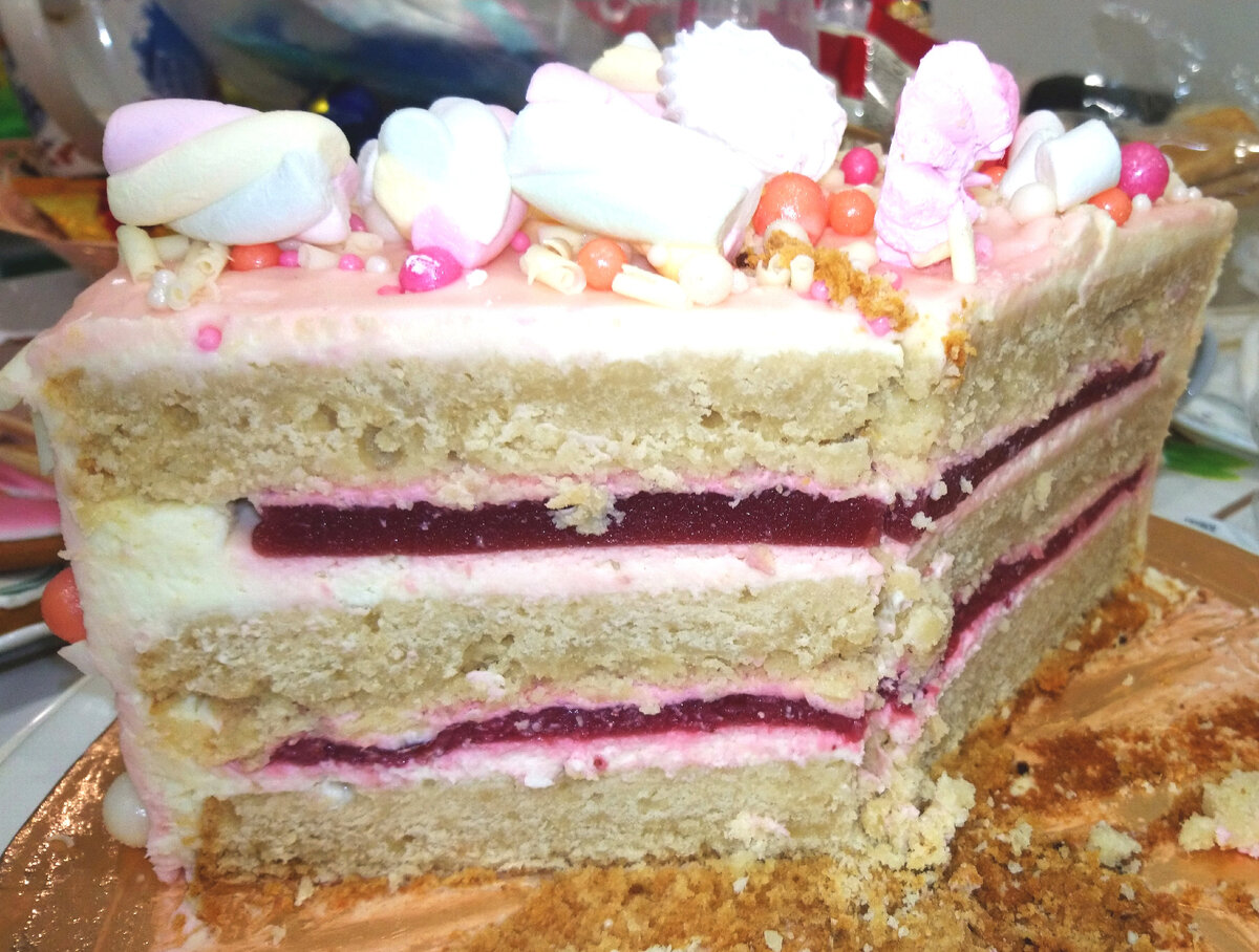 шифоновый бисквит+клубничный конфитюр