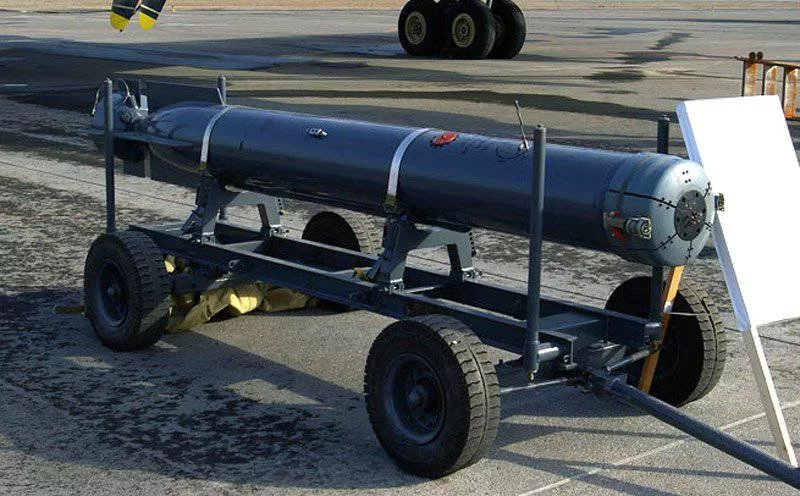 Авиационная противолодочная ракета АПР-2 "Ястреб - М" оснащенная РДТТ