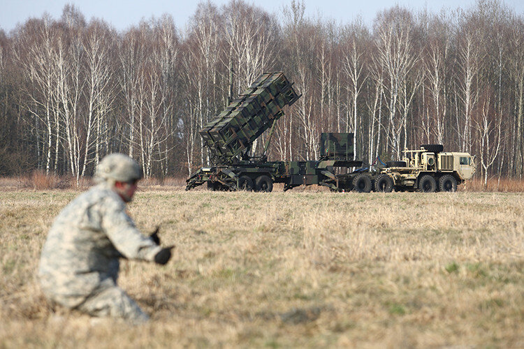   «Американцы гарантируют, что украинские войска по сговору с Кишиневом не оккупируют Приднестровье, а мы за это тоже чего-то не делаем» (на фото: экипаж Patriot ВСУ проводит учения) Фото: © Michal Fludra / ZUMAPRESS.com / globallookpress.com