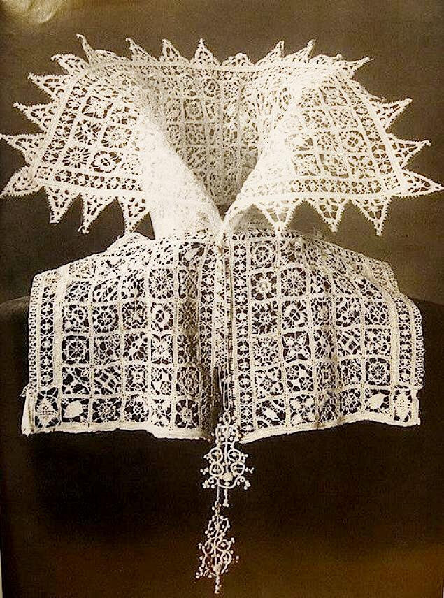 с сайта Музей Кружева в Перми https://muzeikrujeva.vsite.biz/#contact