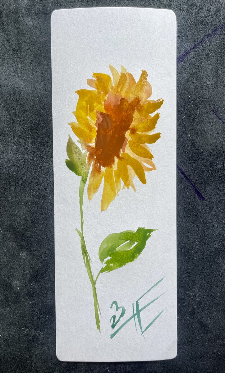 Что называется любовью? Алчность и любовь — какие разные чувства возбуждает в нас каждое из этих слов, а между тем вполне возможно, что мы имеем дело с одним и тем же влечением, получившим только два разных имени; первое бесполезно с точки зрения тех, кто уже владеет некоей собственностью, - в таких людях само влечение уже утратило свою остроту, единственное, что их беспокоит, это страх за эту самую «собственность»; второе - придумано людьми неудовлетворенными, жаждущими и потому прославляющими его как нечто «хорошее». Наша любовь к ближнему - не есть ли это стремление к собственности? Равно как и наша любовь к знанию, к истине? И вообще всякое стремление к новому? Мы рано или поздно пресыщаемся всем старым, тем, чем владели давно, и жадно тянемся к новому; даже самый прекрасный пейзаж, которым мы любуемся три месяца кряду, не может рассчитывать на наше постоянство, ибо наступает момент, когда какой-нибудь неведомый берег начинает манить нас, возбуждая нашу алчность: потребность обладания, как правило, уменьшается по мере ее удовлетворения. Наш интерес к самим себе поддерживается только благодаря тому, что он постоянно отыскивает что-то новое и представляет нас в этом новом свете - это и значит владеть собственностью. Прельститься обладанием - значит пресытиться самим собою…. Ф.НИЦШЕ. 