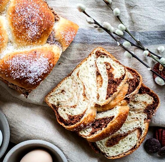 Бриошь (плетеный хлеб)