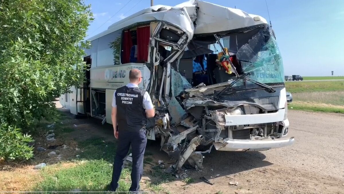     В Ставропольском крае пострадали шесть пассажиров автобуса во время аварии, сообщили в региональном УГИБДД.