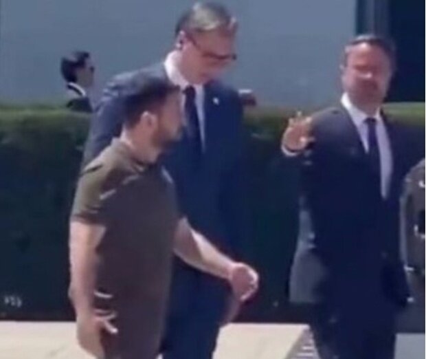 Премьер Люксембурга Беттель жестом показывает Зеленскому, как важно для всех его мнение.