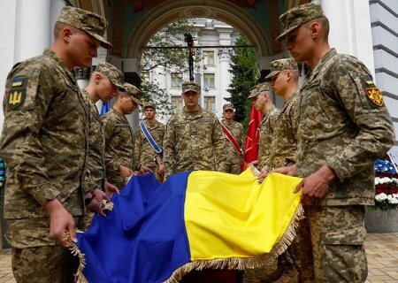    В ВСУ погибло 284 тысячи человек. Подсчитано по некрологам