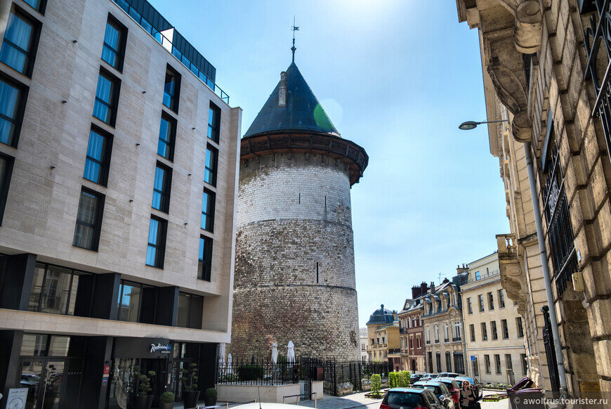 Эта башня единственное что осталось от Замка Руана, построенного в 1204 году королём Филиппом Августом... © Alexander Volkov