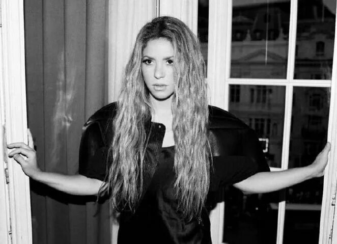    Инсайдеры: Жерар Пике и его новая девушка переехали в дом, где раньше футболист жил с Шакирой