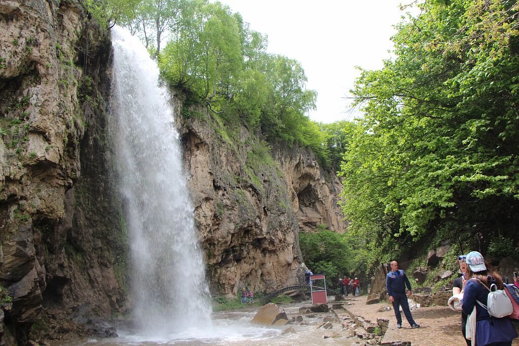 Турбаза медовые водопады в Кисловодске