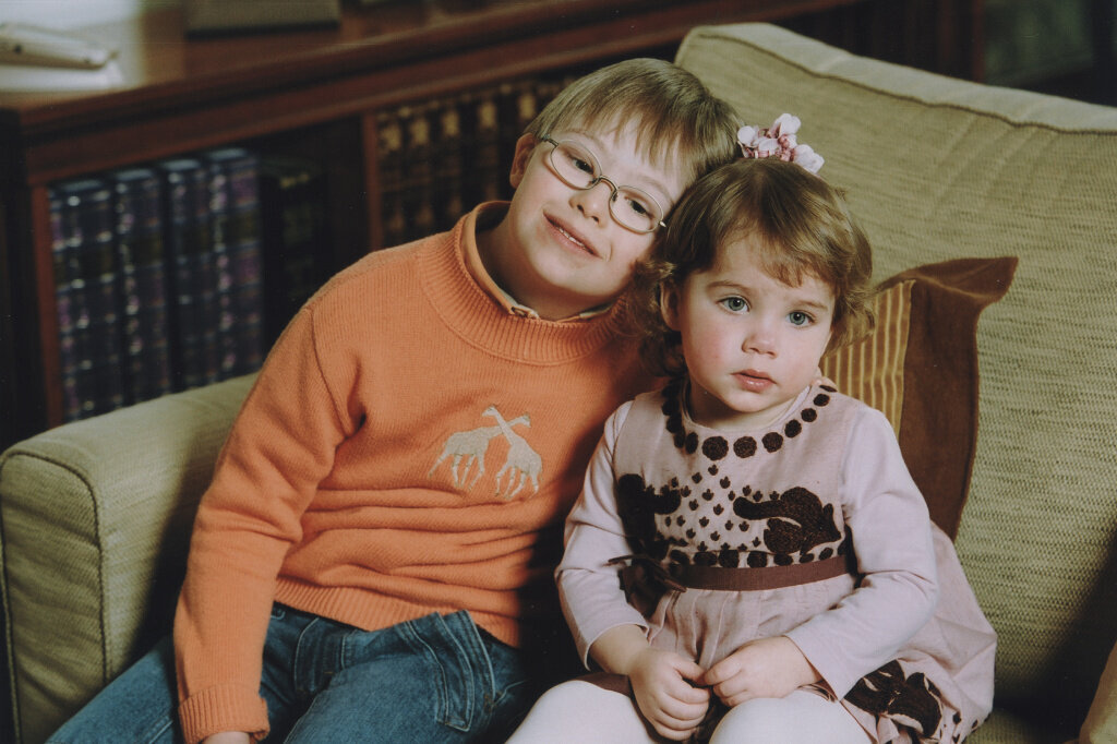 с сестрой Машей