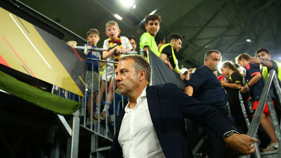 Фото: REUTERS/Thilo Schmuelgen/File Photo / Thilo Schmuelgen / File Photo / Reuters📷Игра сборной Германии в последних товарищеских матчах оказалась настолько плоха, что стоила должности ее главному тренеру Ханси Флику