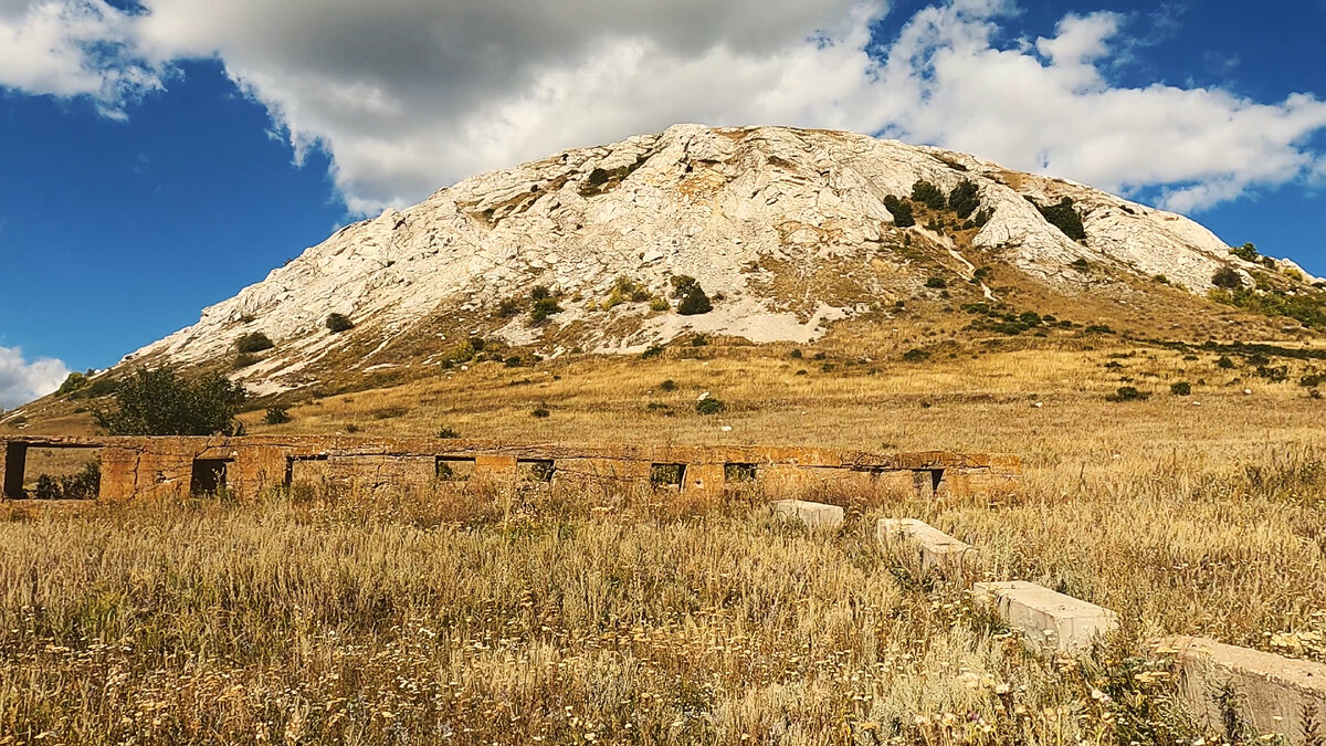 Развалины лагеря для заключенных ГУЛАГа