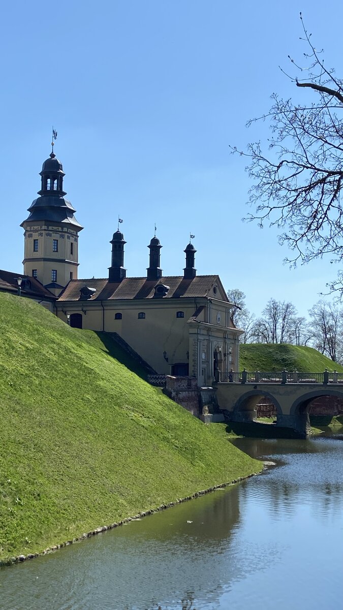 С этого входа начинается приключение в Несвижском замке. 