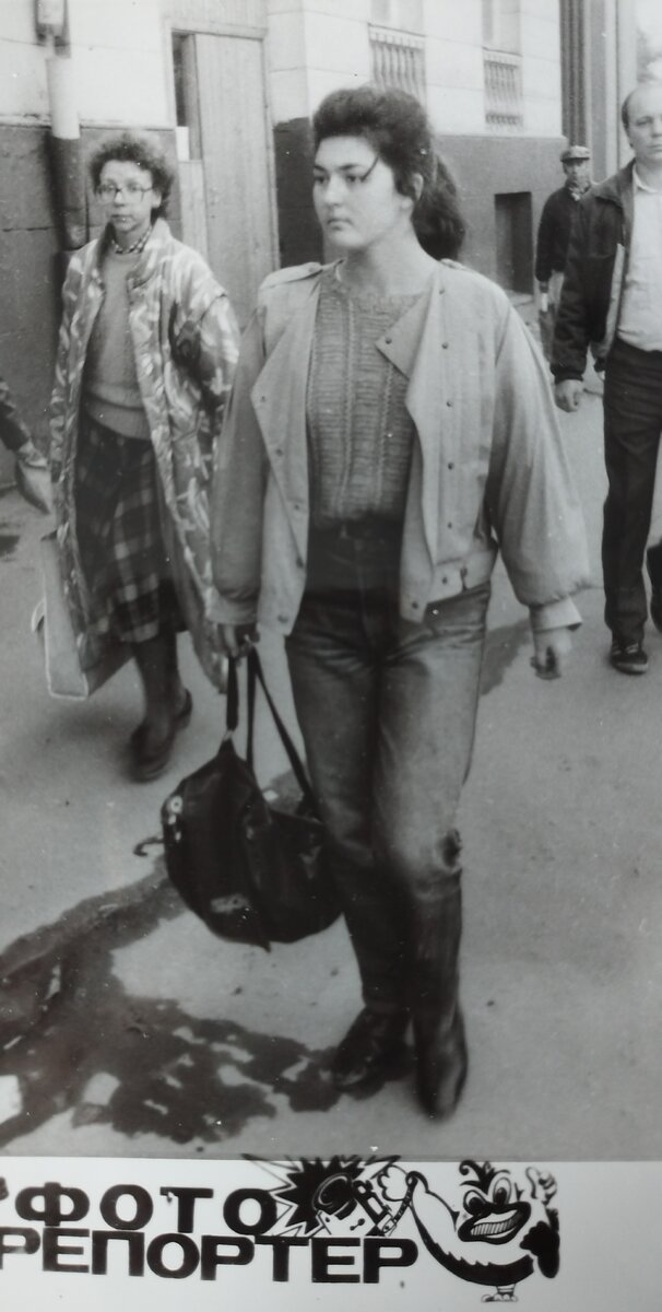 Мне 19 лет, Шагаю по Москве.