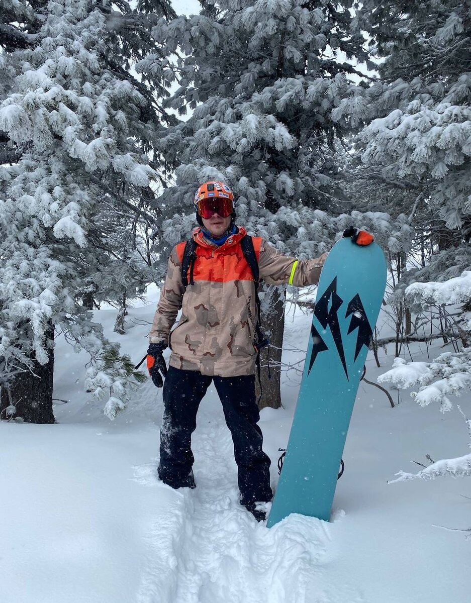 Всем привет, я Антон и я поставлю тебя на сноуборд, даже онлайн! =)