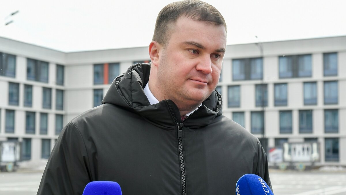     Президент России Владимир Путин 29 марта 2023 года назначил Виталия Хоценко на пост врио главы Омской области, с этого момента прошло 100 дней. Что изменилось в регионе за это время, читайте в нашем материале.