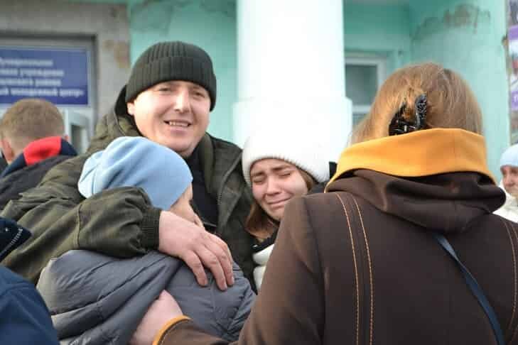 © 26 октября 2022 года. Проводы Алексея Смирнова во время частичной мобилизазии в Чулыме. Фото "Чулымская газета".📷
