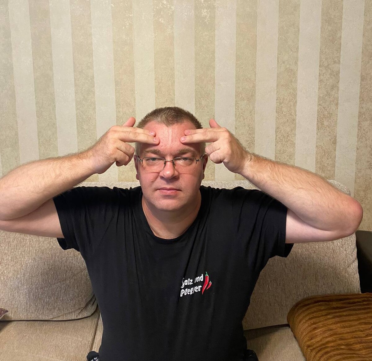 Мне оно помогает избавиться от грустных мыслей и головных болей (настоящих, физических)