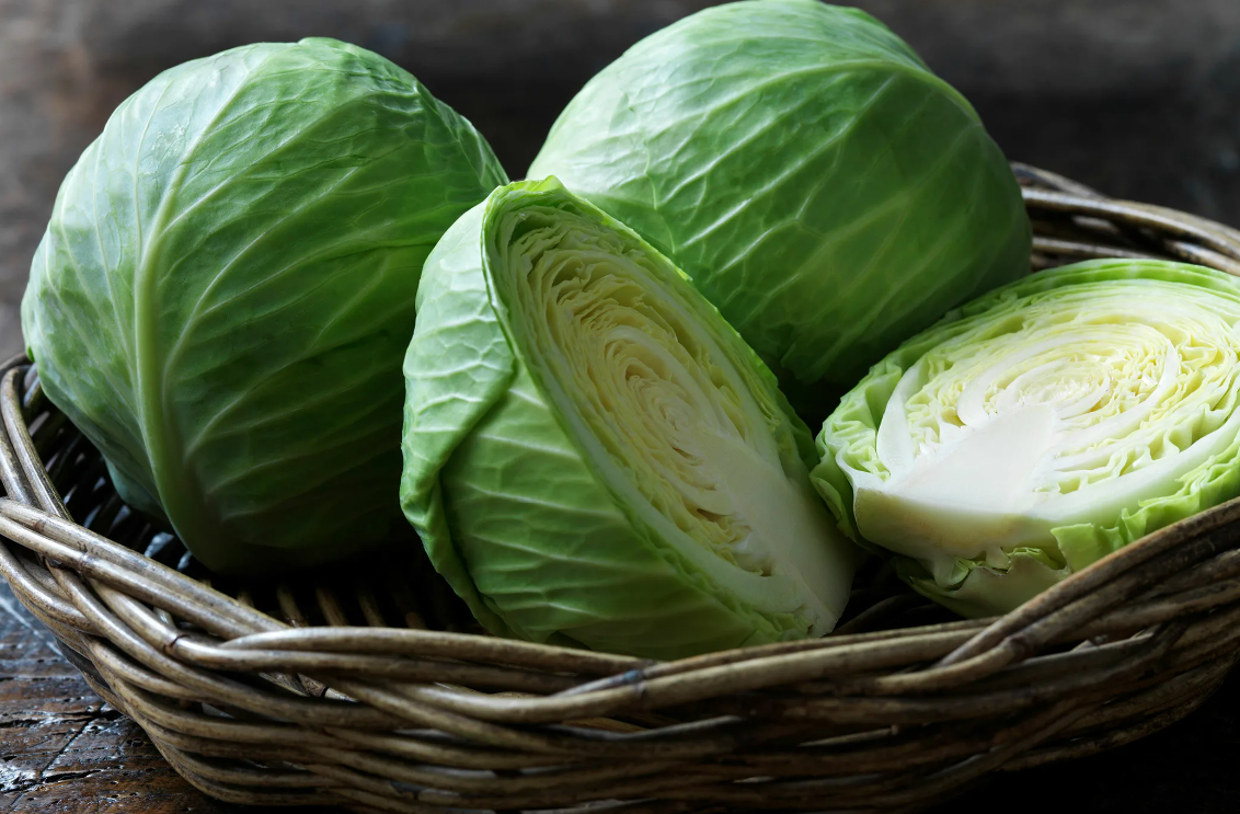 1. Белокрылка-совка