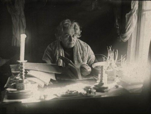 Ольга Форш на даче в Толмачеве (1937)