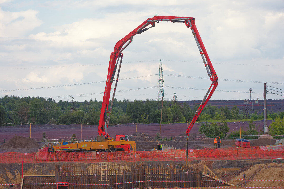 Брест 300 северск стройка. Площадка строительства брест од 300. Строительство школы на 1,1 тыс. Метафракс акм. Под ключ.