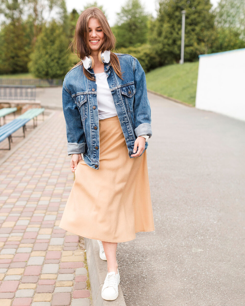 Платье можно заменить на юбку и футболку