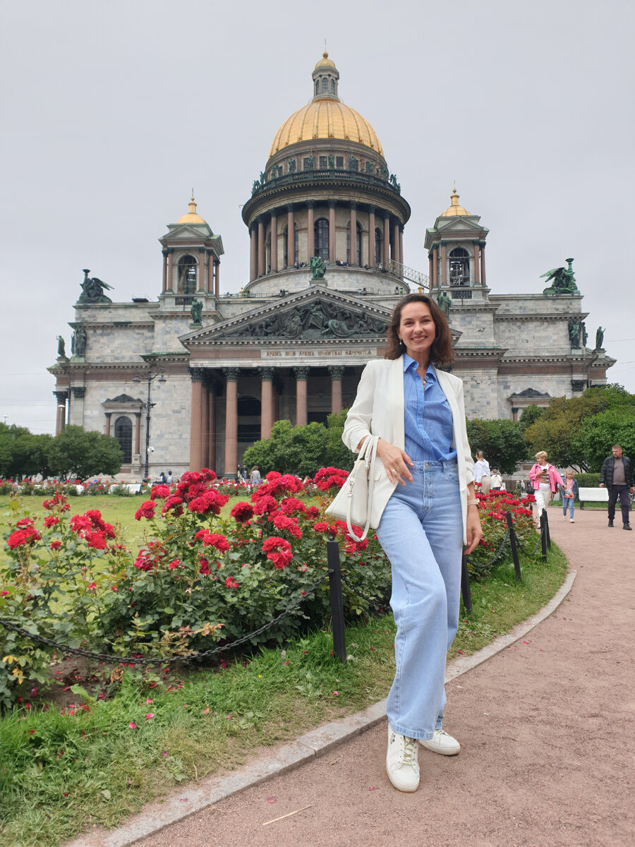 Привет! Меня зовут Екатерина, добро пожаловать на канал. Здесь вы найдете интересные статьи про моду и стиль. Немного про бьюти. А иногда болтаем. Подписывайтесь.