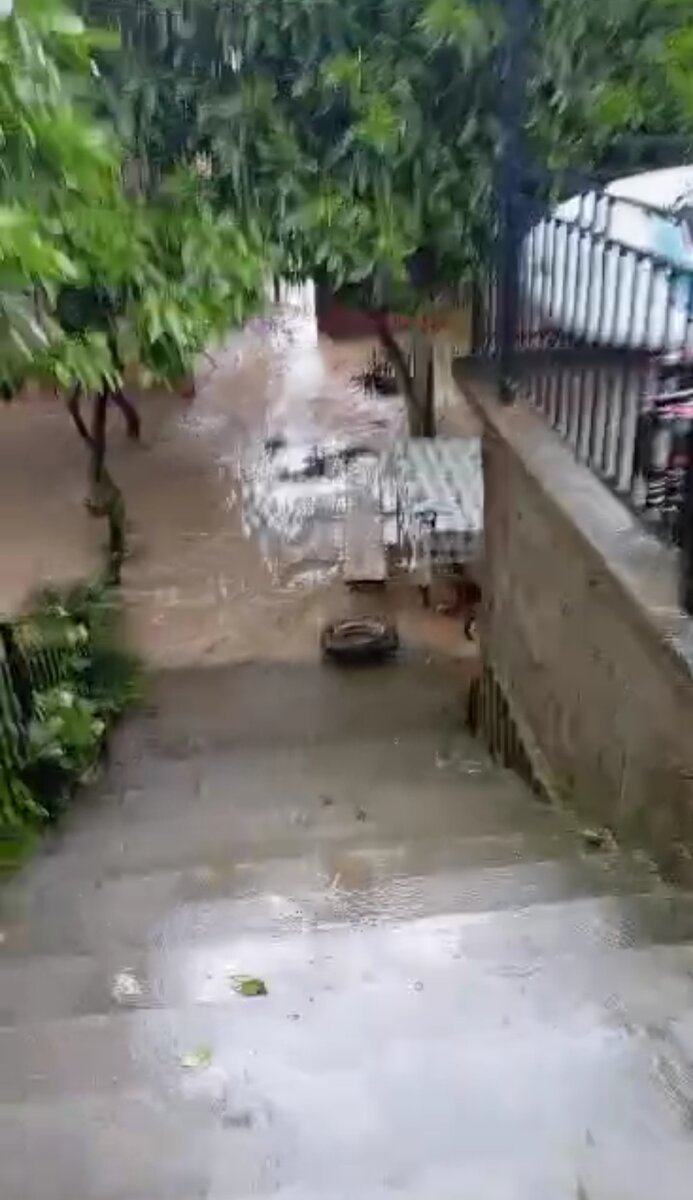 Везде ливни, потоп, грязь