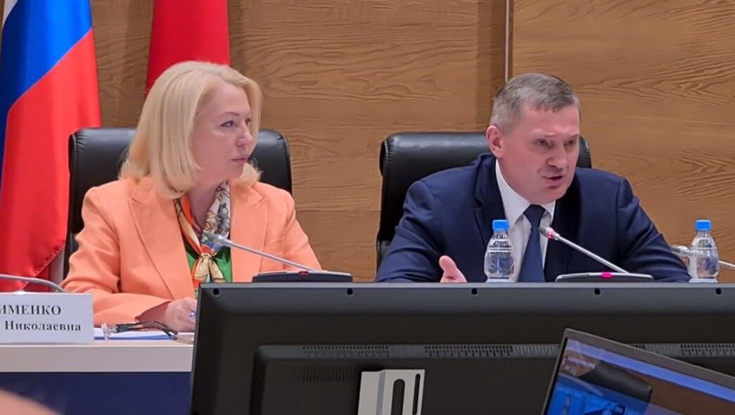     На заседании Экологического совета при Облдуме сегодня обсуждались накопившиеся проблемы в сфере обращения с ТКО и пути их решения. Члены совета сошлись во мнении, что выход остался только один — сменить регионального оператора.