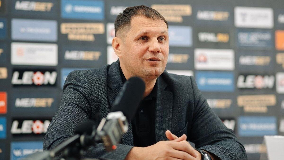     Директор и главный тренер футбольного клуба «Енисей» Алексей Ивахов ушел в отставку.