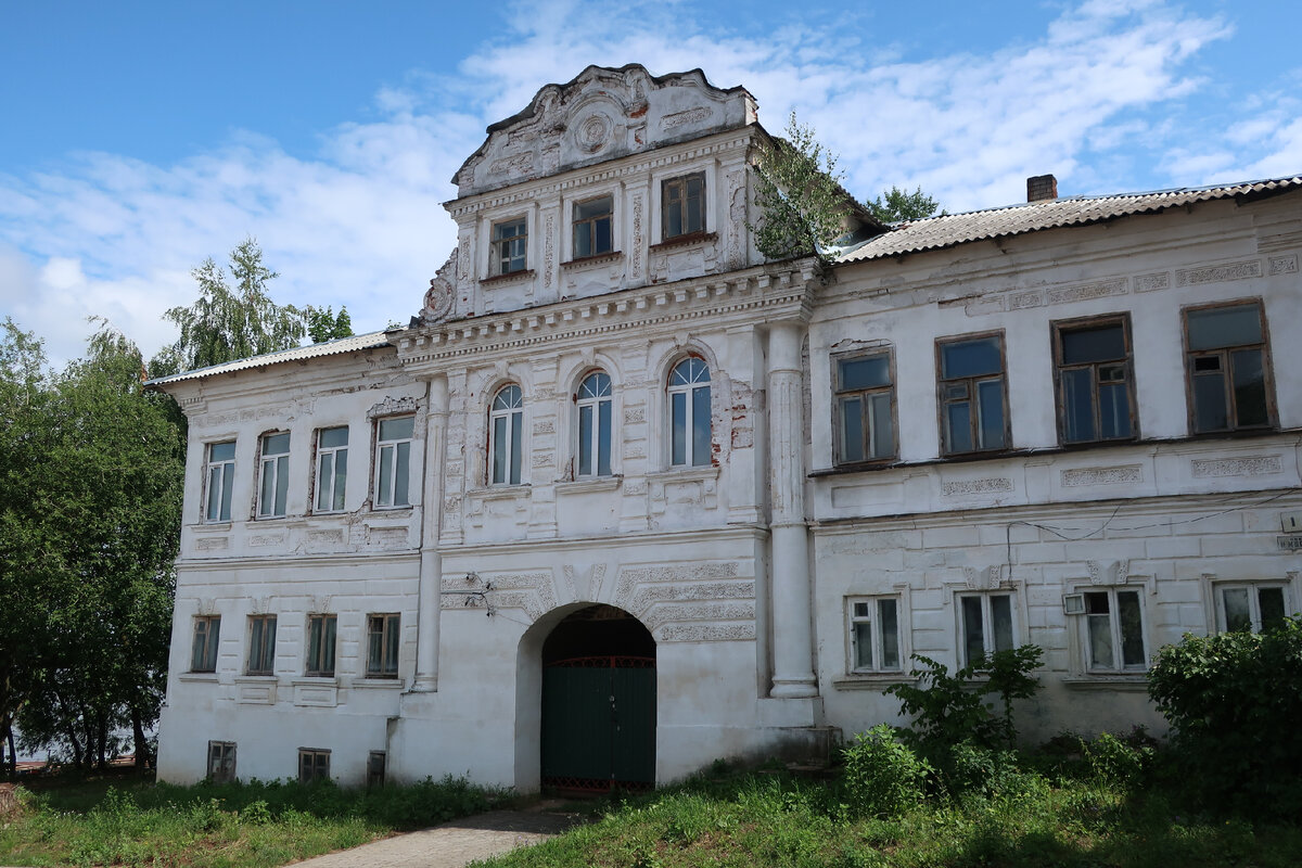 Калязин — город с непростой судьбой: история затопленной колокольни, улицы,  дороги и обсерватория | Фотокладовка | Дзен