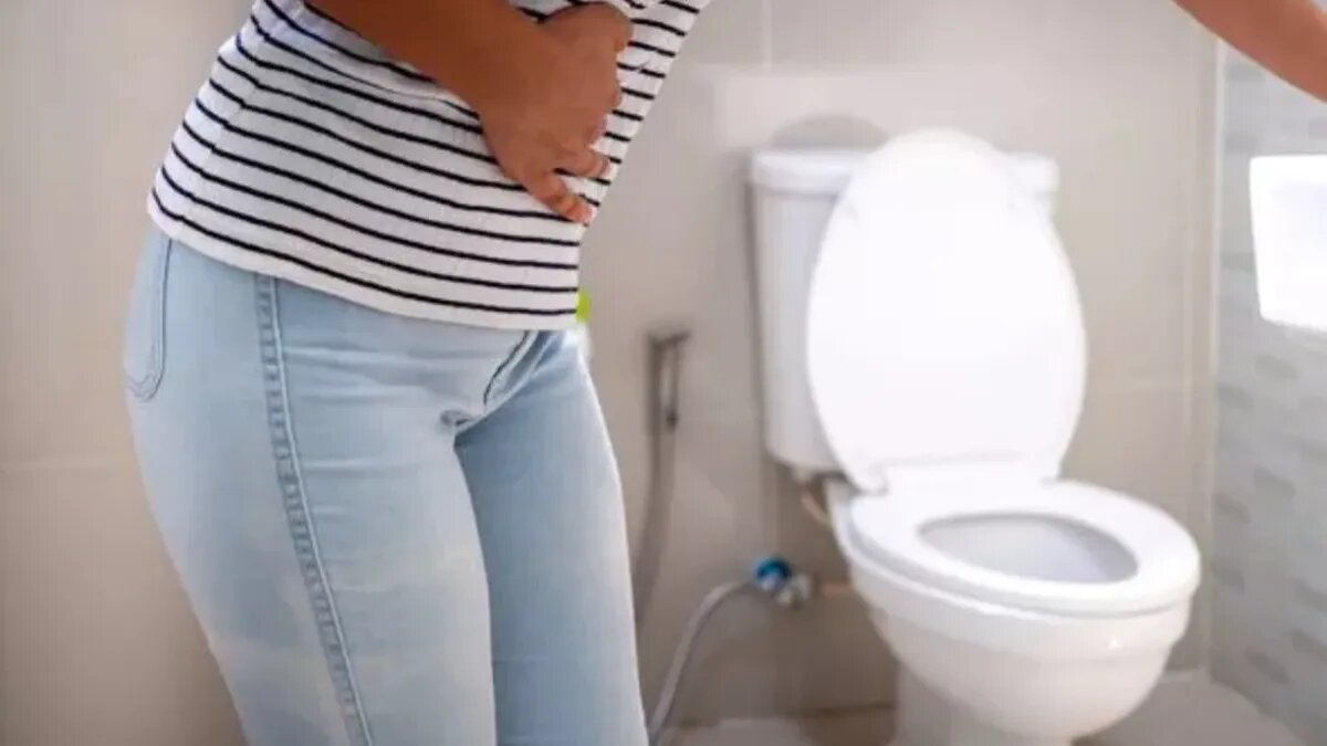 Кровь в фекалиях также может сигнализировать о раке кишечника (Изображение: Гетти)