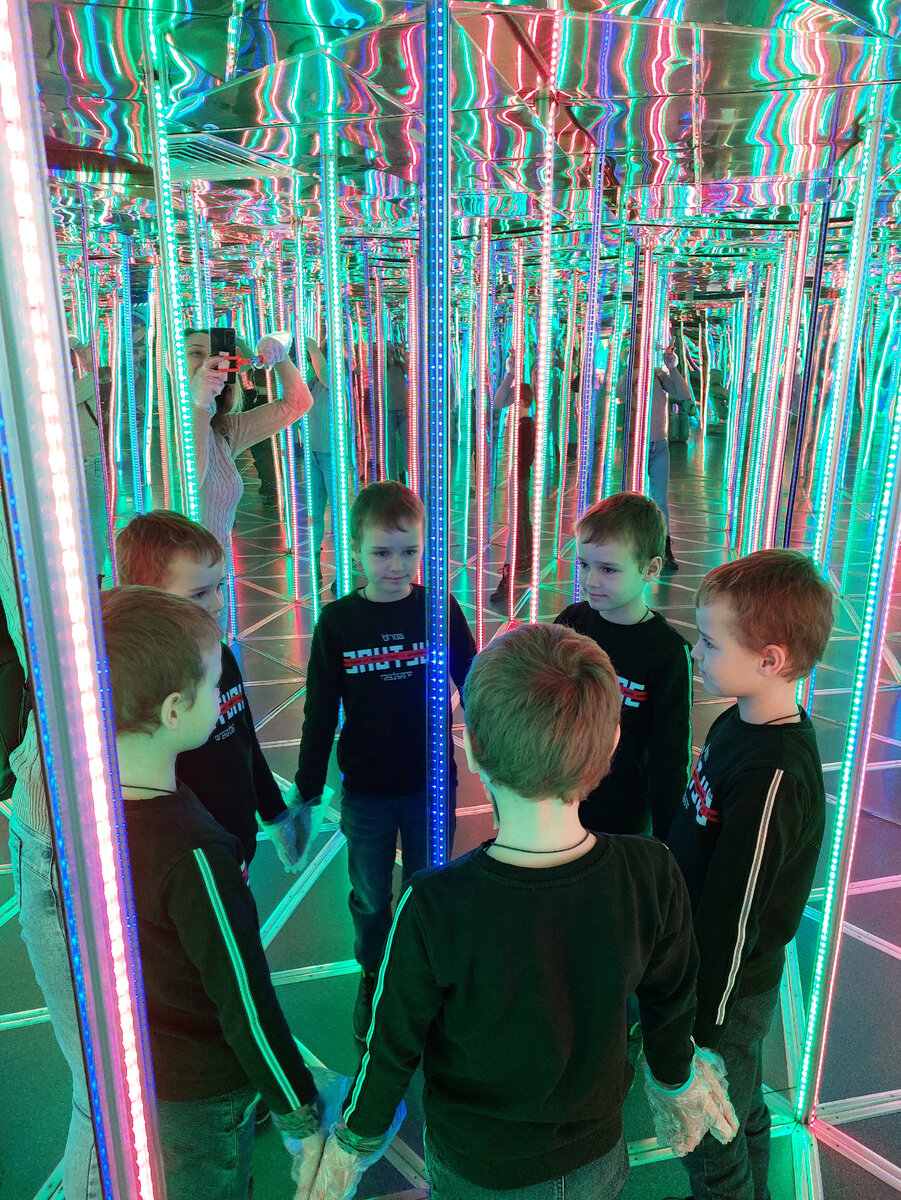 зеркальный лабиринт на вднх