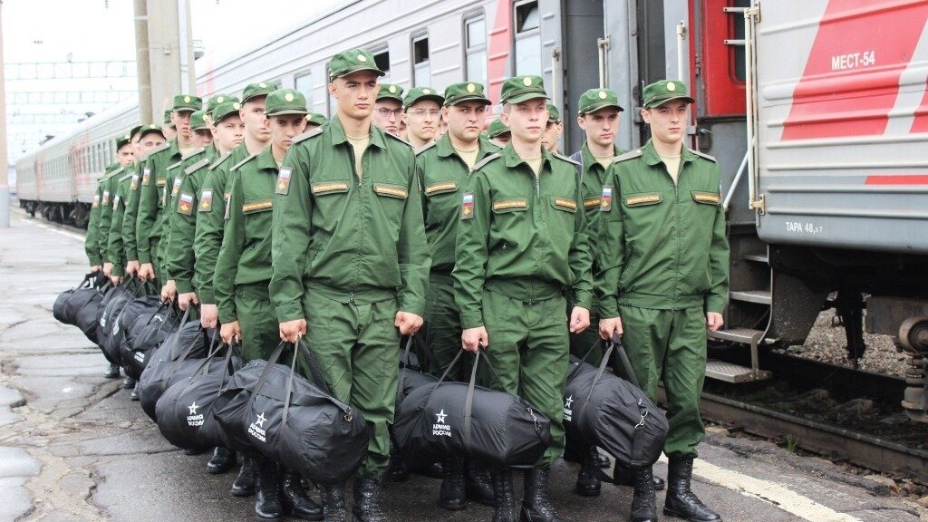     В Восточном военном округе завершен призыв граждан на военную службу. Около 10 тысяч дальневосточников пошли на военную службу.