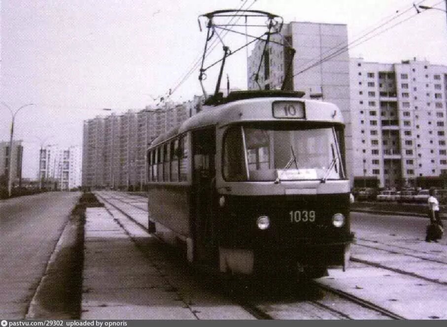 Трамвай №10 на Таллинской улице (Строгино), 1982. С сайта www.pastvu.com.