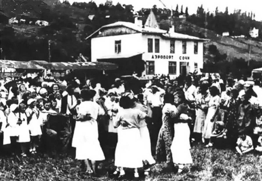 Праздник в честь открытия аэропорта Сочи