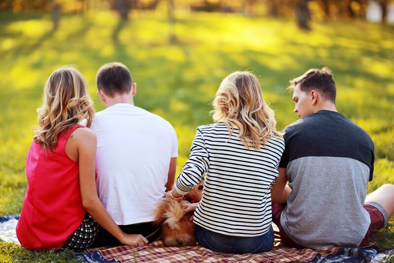 "Так и жили Катя и Мила..." (фото найдено здесь kaprizulka.mediasole.ru)