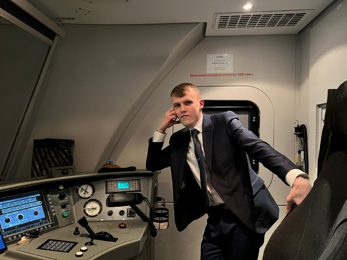 Пленин Игорь Дмитриевич. Машинист электропоезда. Моторвагонное депо Крюково