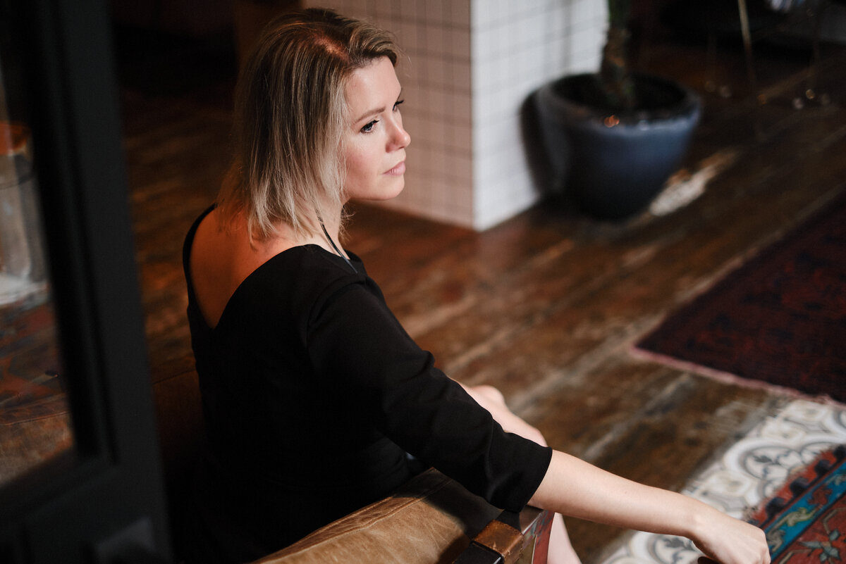 Проявление чувств делает нас живыми.