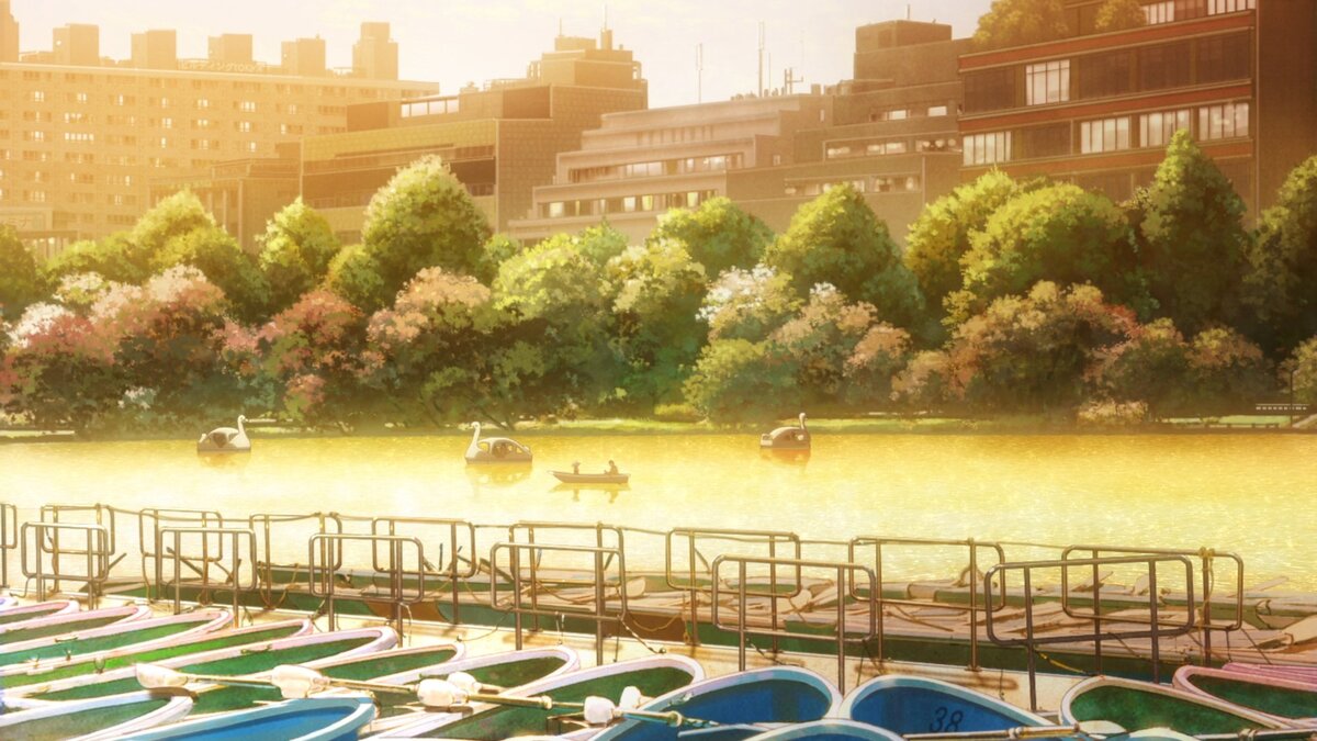 Красивый вид на пруд с лодочками