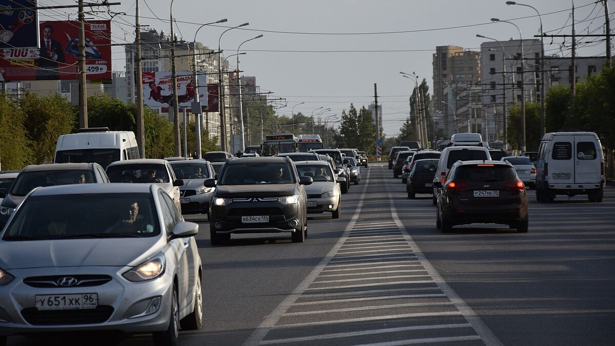     Жители Волгограда жестко ответили туристке, пытавшейся быстро транзитом проехать через город. На гневную критику за отсутствие объездной дороги ей посоветовали больше никогда не приезжать в Волгоград, сообщает издание «НовостиВолгограда.ру».