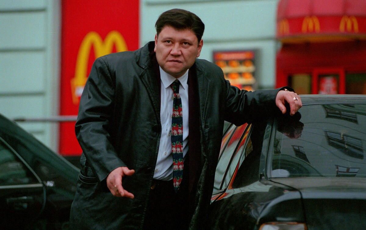 Ну да, прошлым летом мне в машине ребёнок испортил салон, а вчера не сдержал себя внешне ничем не примечательный мужчина. Поэтому да - неприятности случаются. Нет, это не он на фото :) но по сути и пр.