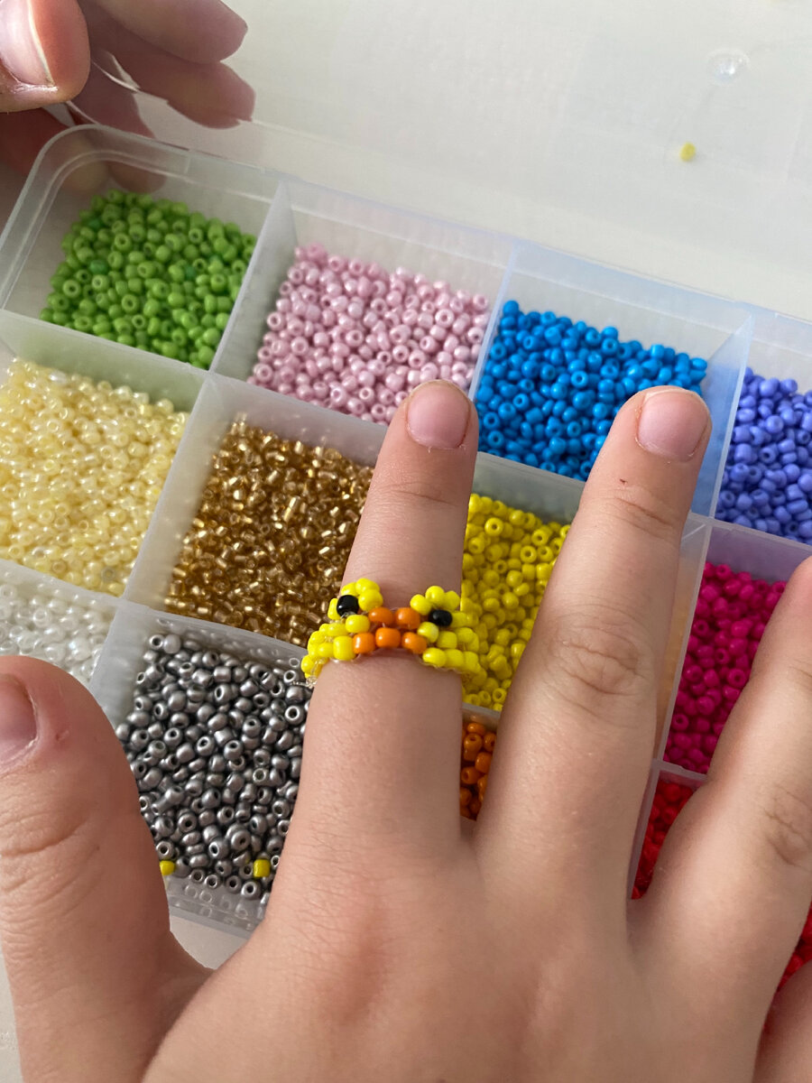 Колечко уточку смастерила)