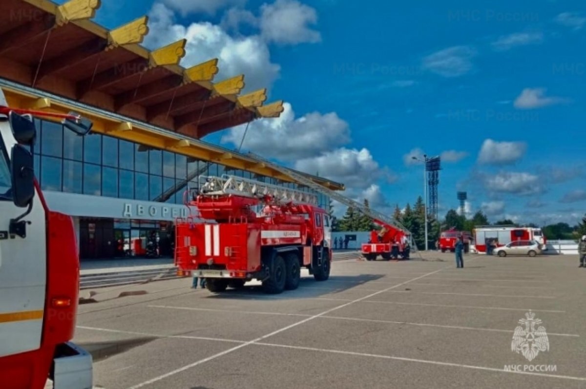    В Твери спасатели провели учения в спортивном комплексе «Юбилейный»