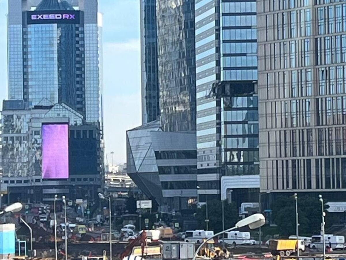    Последствия попытки атаки украинских БПЛА на офисные башни в Москве© Telegram-канал РИА Новости