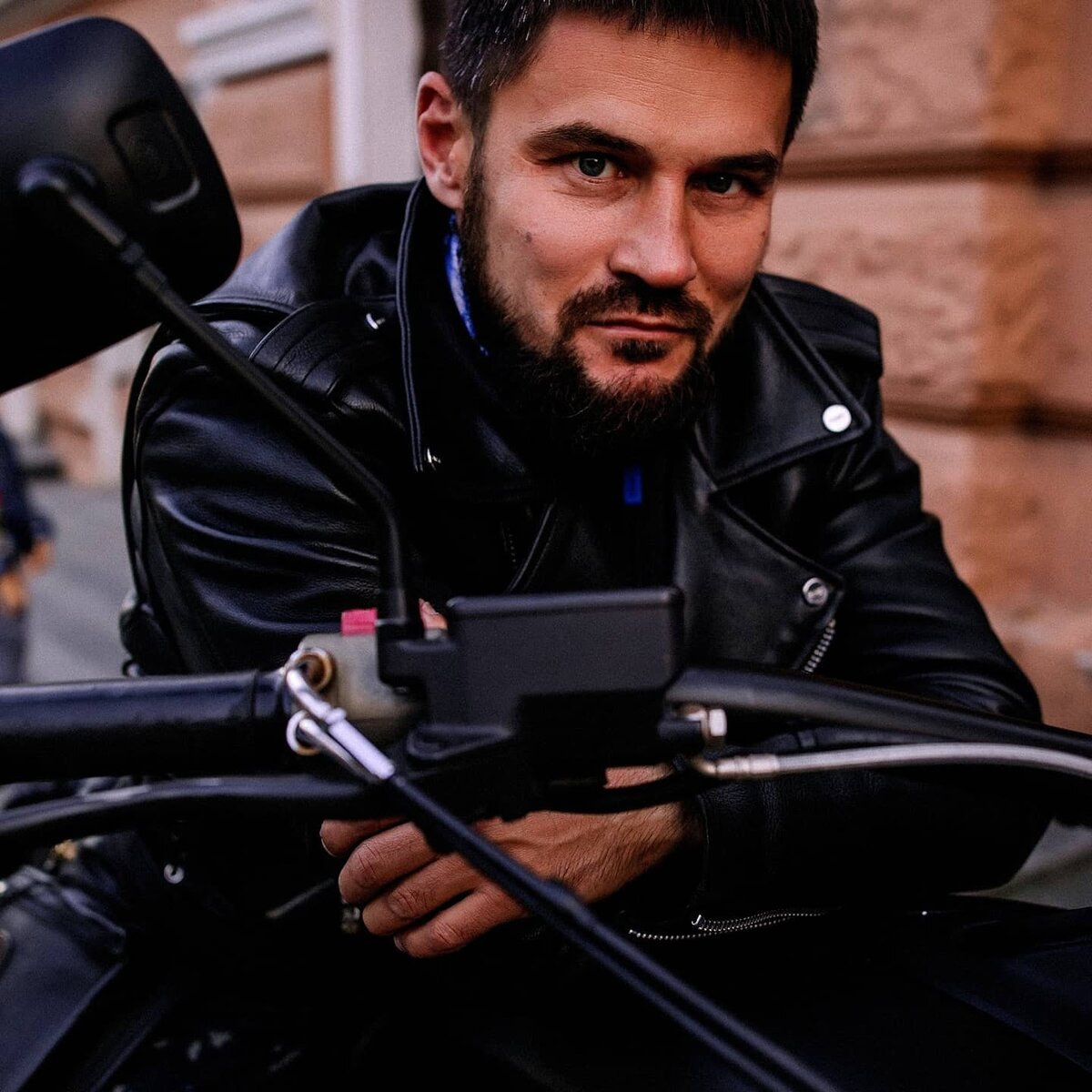 Виктор «Добрыня», мотоциклист и организатор акции «Посмотри в зеркала»